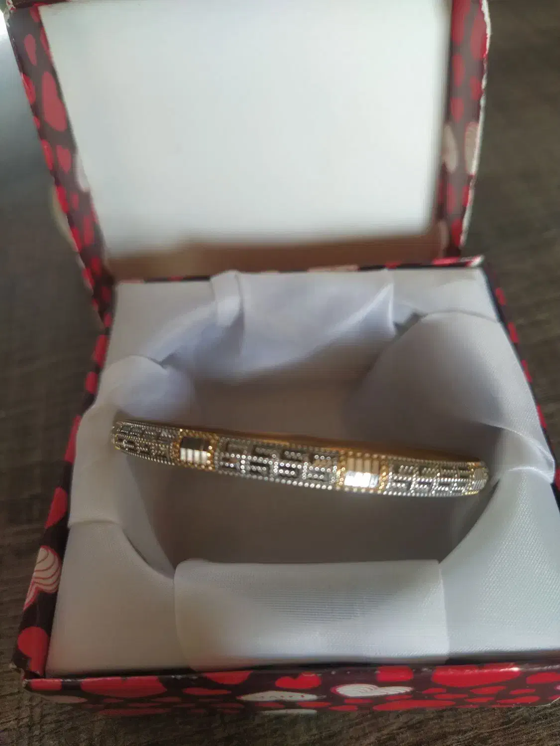 النگو|جواهرات|تربتحیدریه, مظفریه|دیوار