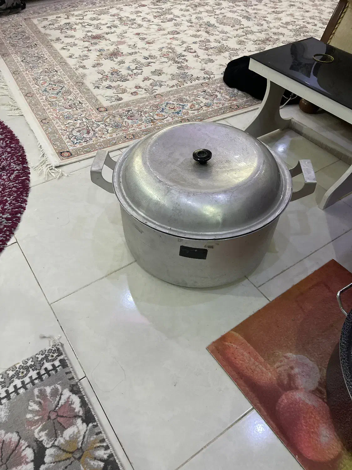 دیگ المنیومی بزرگ|ظروف پخت‌وپز|رشت, کوی مهر|دیوار