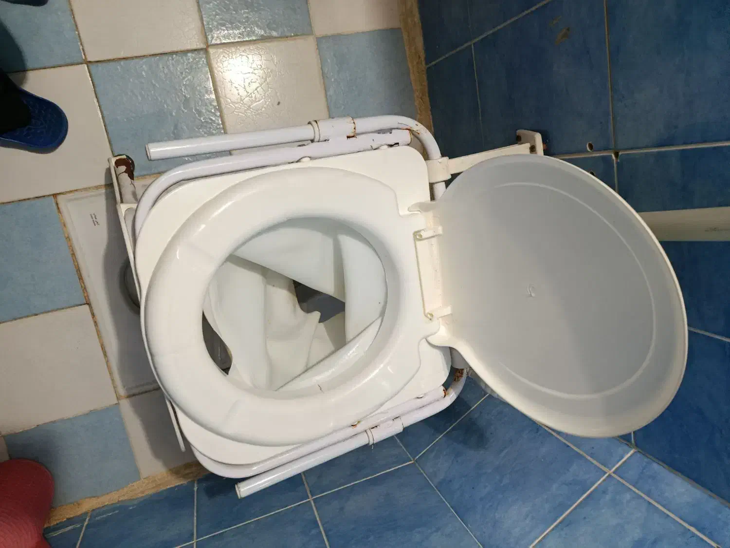 یک عدد توالت فرنگی تاشو|لوازم سرویس بهداشتی|پاکدشت, پاکدشت (مامازند)|دیوار