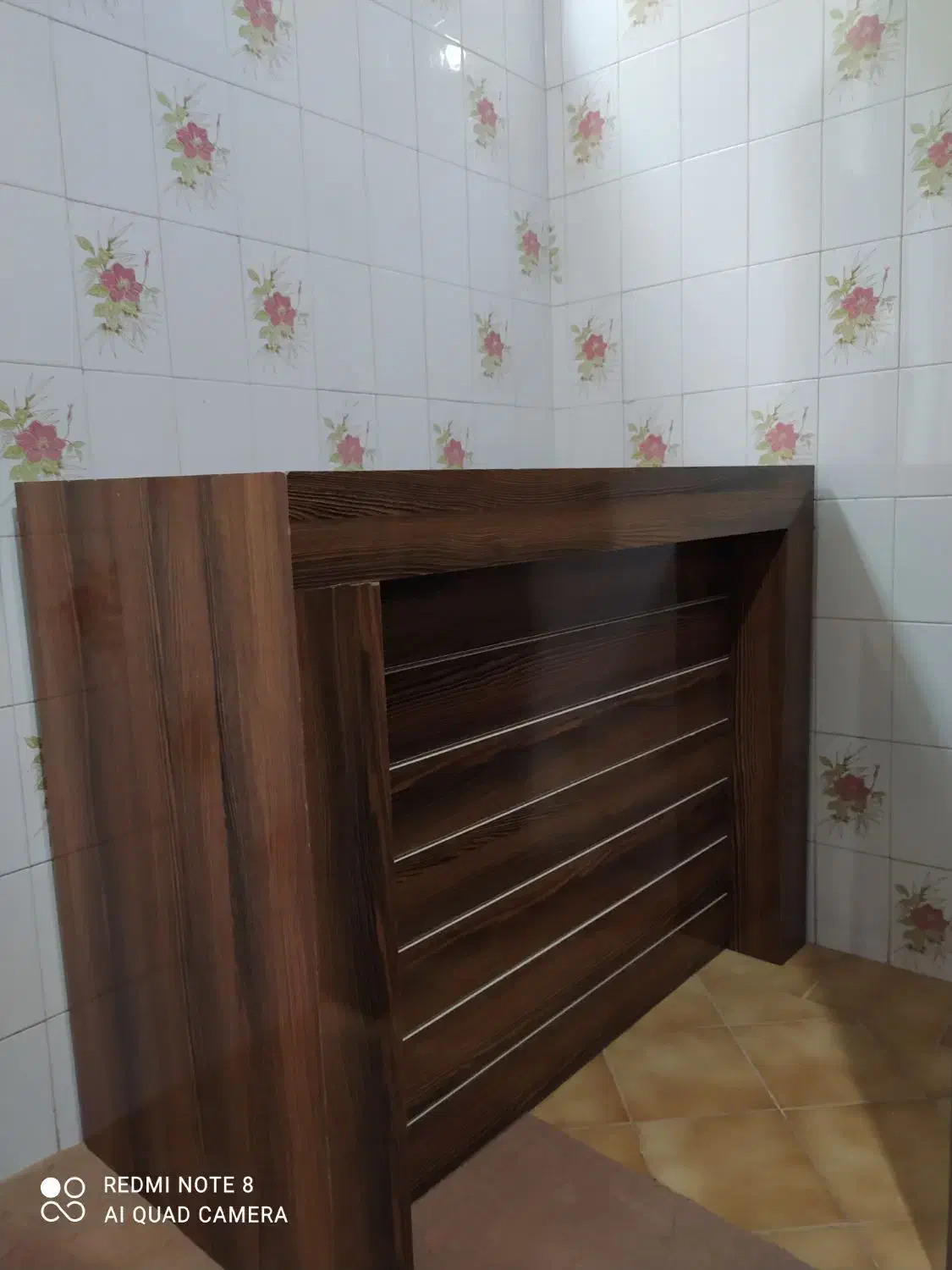 میز|میز و صندلی غذاخوری|مشهد, هفت تیر (آب و برق)|دیوار