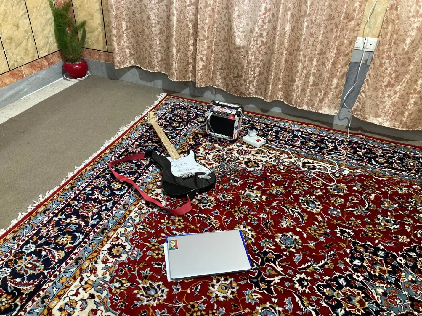 گیتار الکتریک فندر|گیتار، بیس، امپلیفایر|نورآباد ممسنی, |دیوار