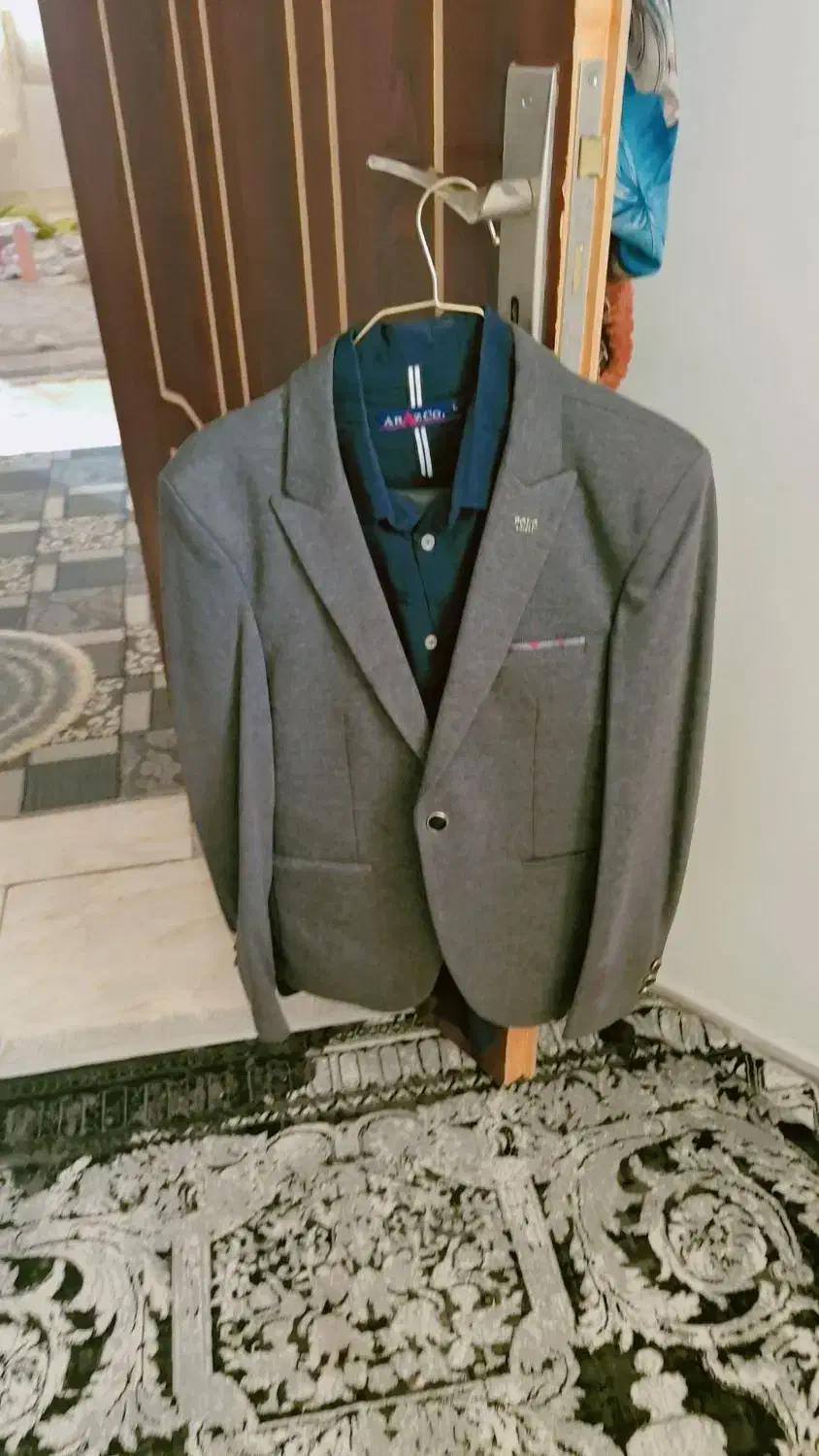 کت وشلوار|لباس|ری, دیلمان|دیوار