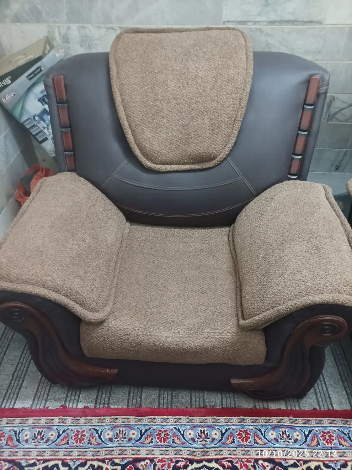 مبل هفت نفره تقریباً نو|مبلمان خانگی و میز عسلی|یزد, |دیوار