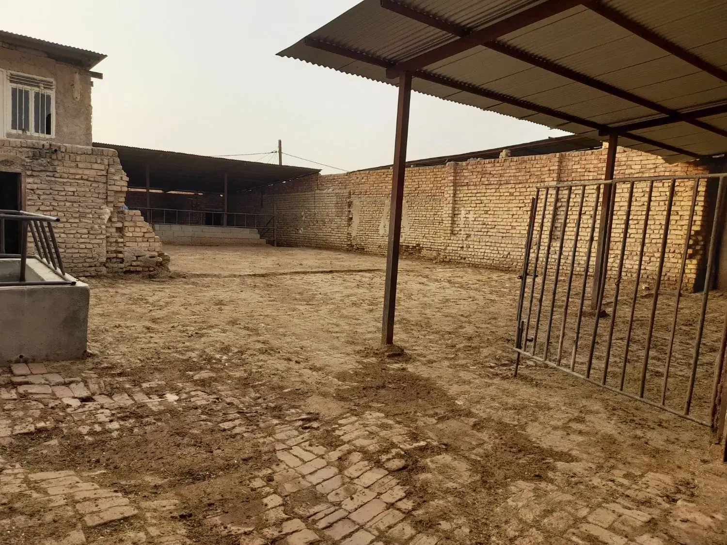 گاوداری واقع در روستای کوشک|فروش زمین و ملک کلنگی|مرودشت, کوشک|دیوار