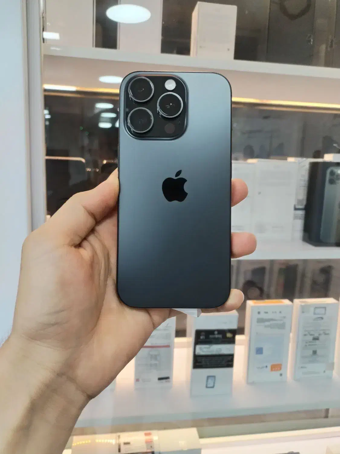 گوشی‌ اپل iphone 16 pro 256 zaa پک اصلی رجیستر شده|موبایل|شیراز, فخرآباد (دروازه کازرون)|دیوار
