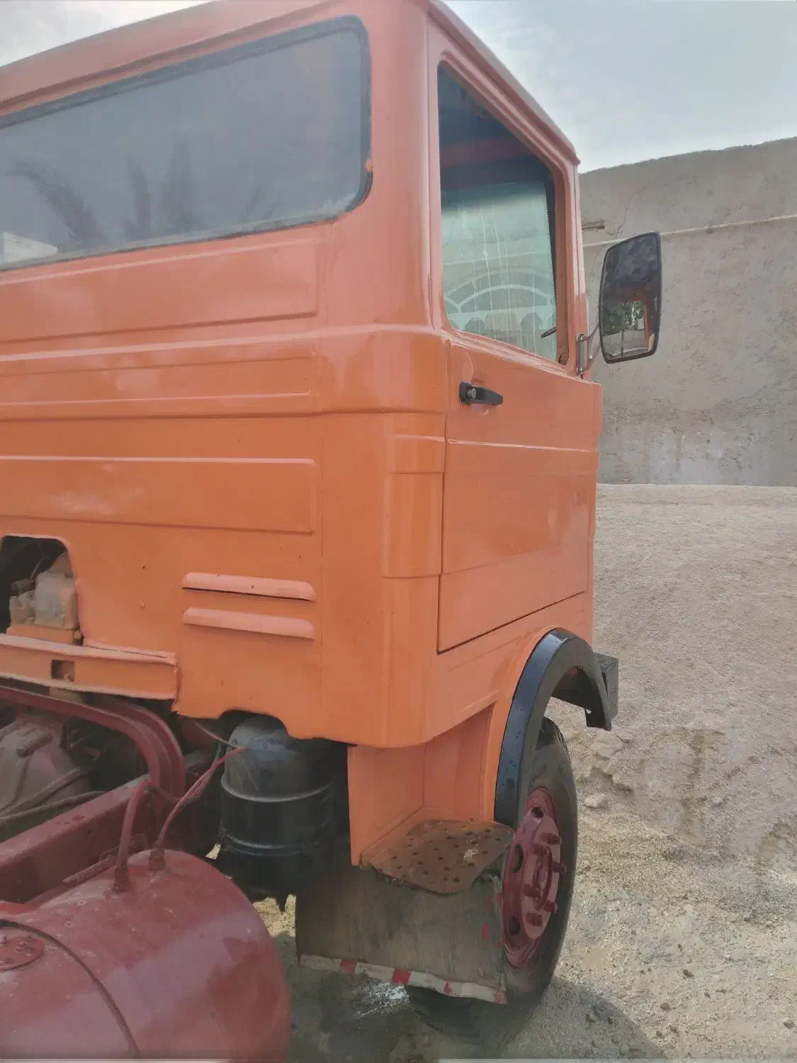 خاور ۶۰۸ مدل ۶۳ فابریک|خودرو سنگین|بوشهر, |دیوار