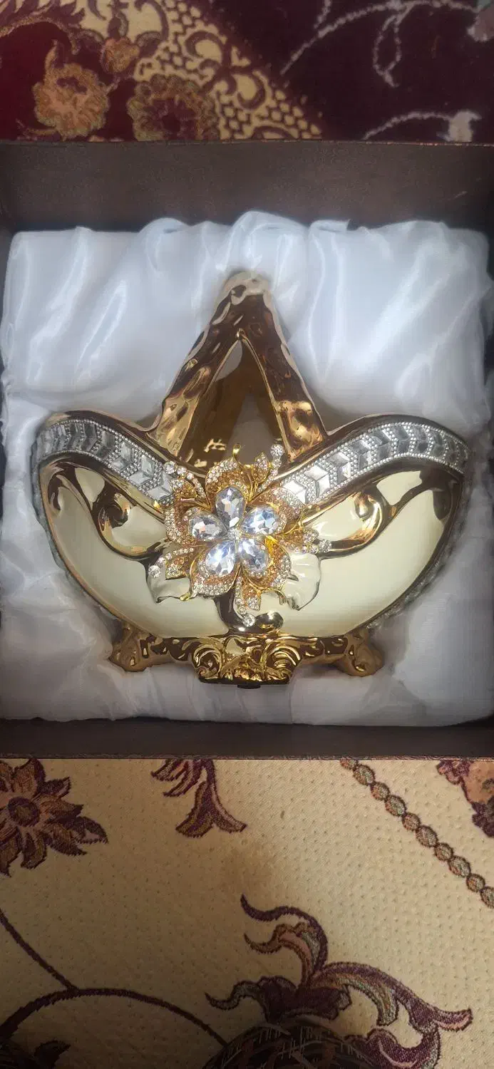 گلدان و شکلات خوری سرامیکی|صنایع دستی و سایر لوازم تزئینی|برخوار, |دیوار