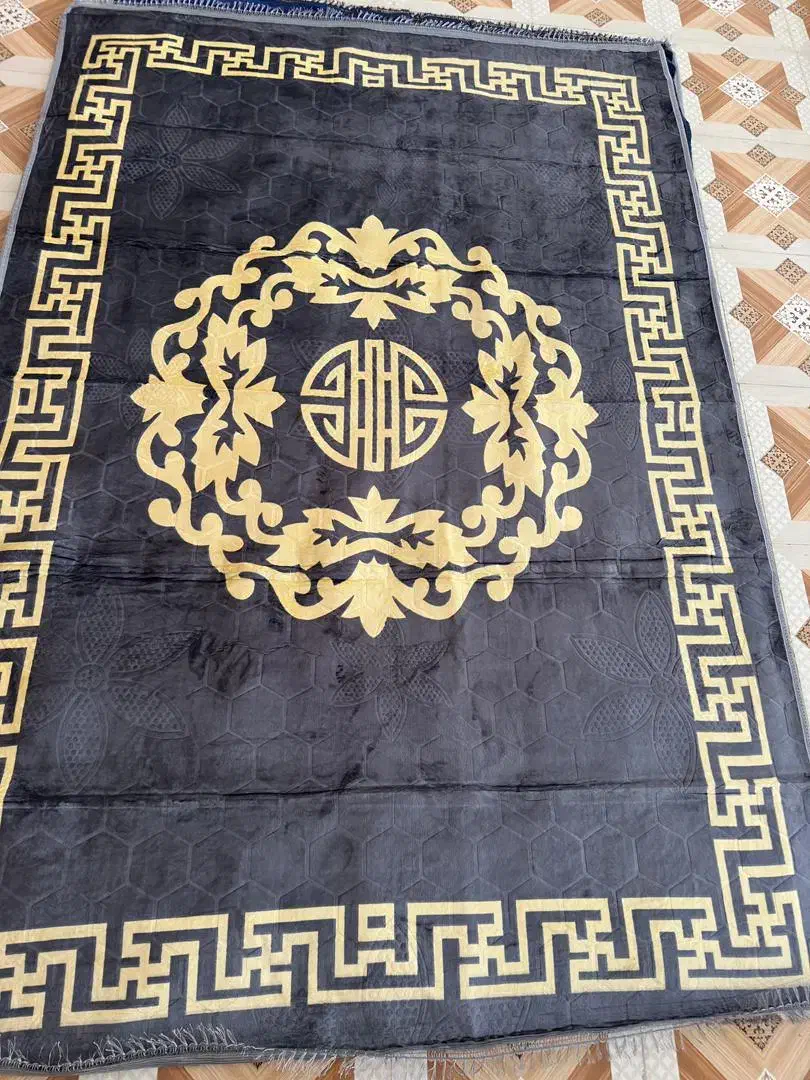 پتو فرش شش متری مخمل گل برجسته خارجی|رختخواب، بالش، پتو|دزفول, |دیوار