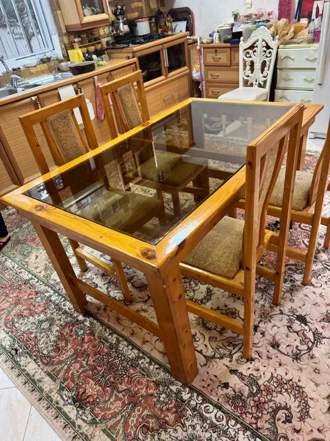 میز نهارخوری،پرده،گلدان کنارسالنی،پلوپز،لوستر|میز و صندلی غذاخوری|نوشهر, |دیوار