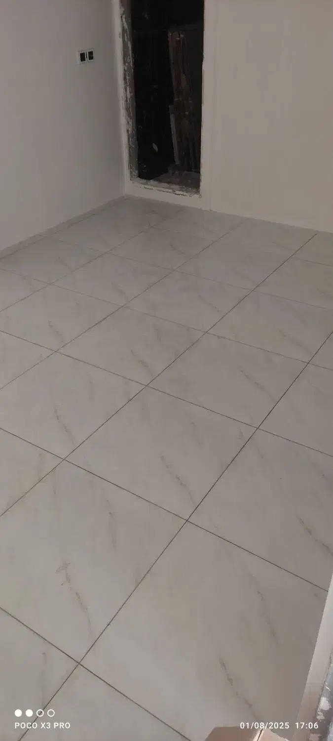 نیازمند شاگرد کاشی کار و وردست که بتونه بچینه|استخدام معماری، عمران و ساختمانی|شاهرود, |دیوار