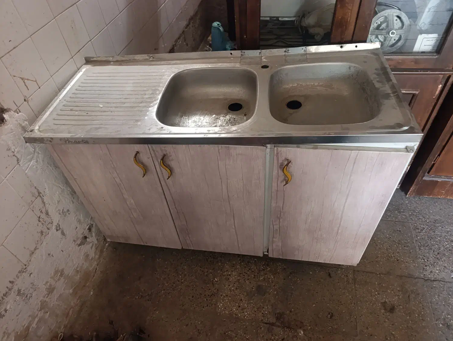 کابینت|آب‌چکان و نظم‌دهنده ظروف|فولادشهر, B2|دیوار