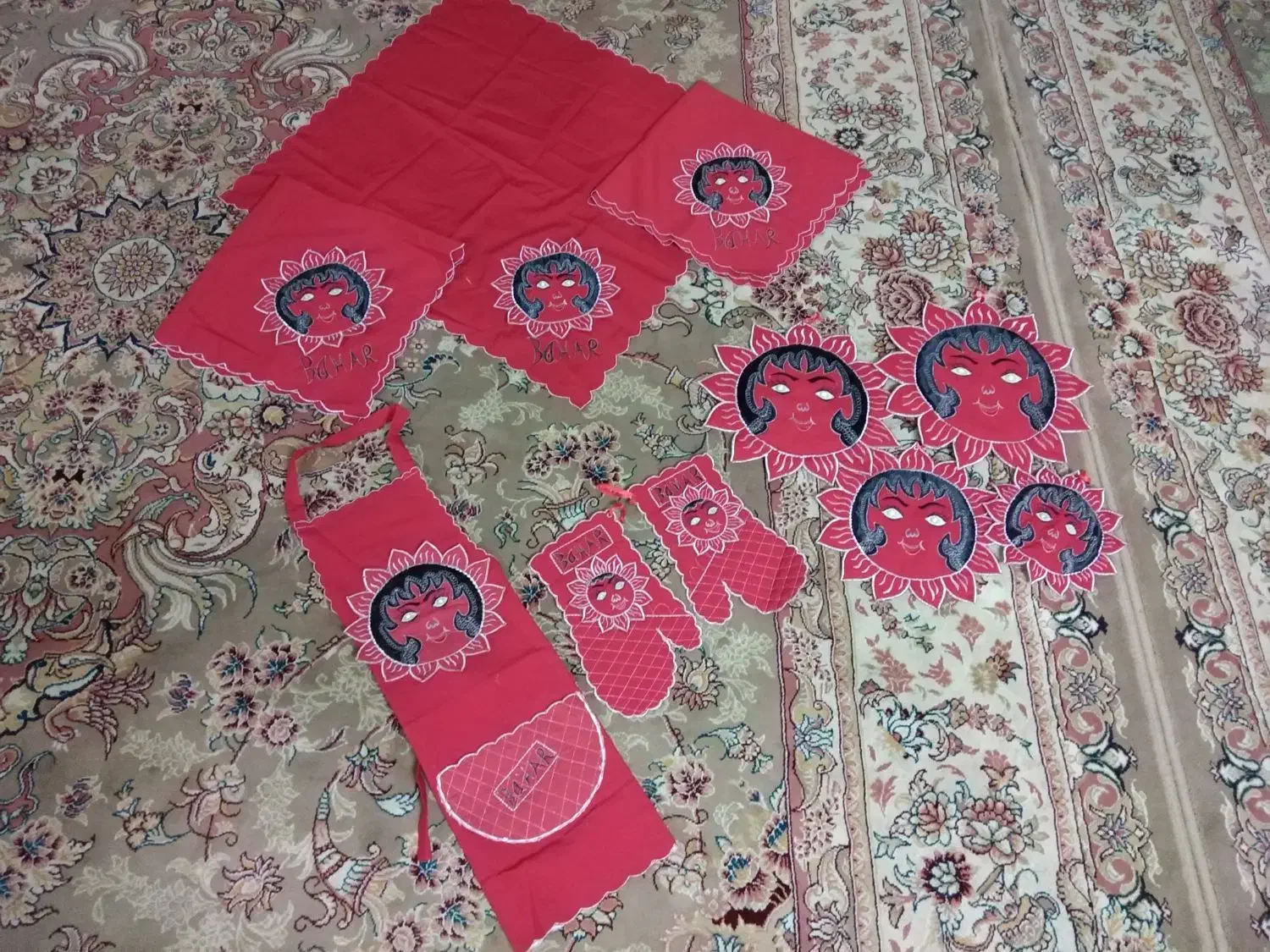 سرویس آشپزخونه|سفره، حوله، دستمال آشپزخانه|مشهد, سرافرازان|دیوار