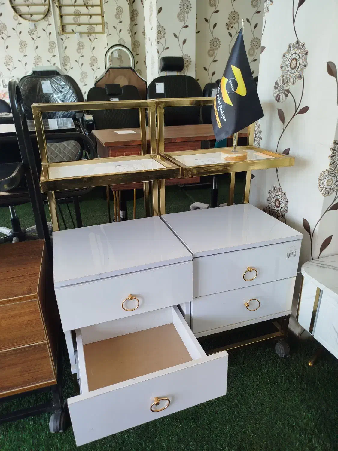 ترولی فورتیک سفید ساده مجموعه زرکالا|آرایشگاه و سالن‌های زیبایی|یاسوج, |دیوار