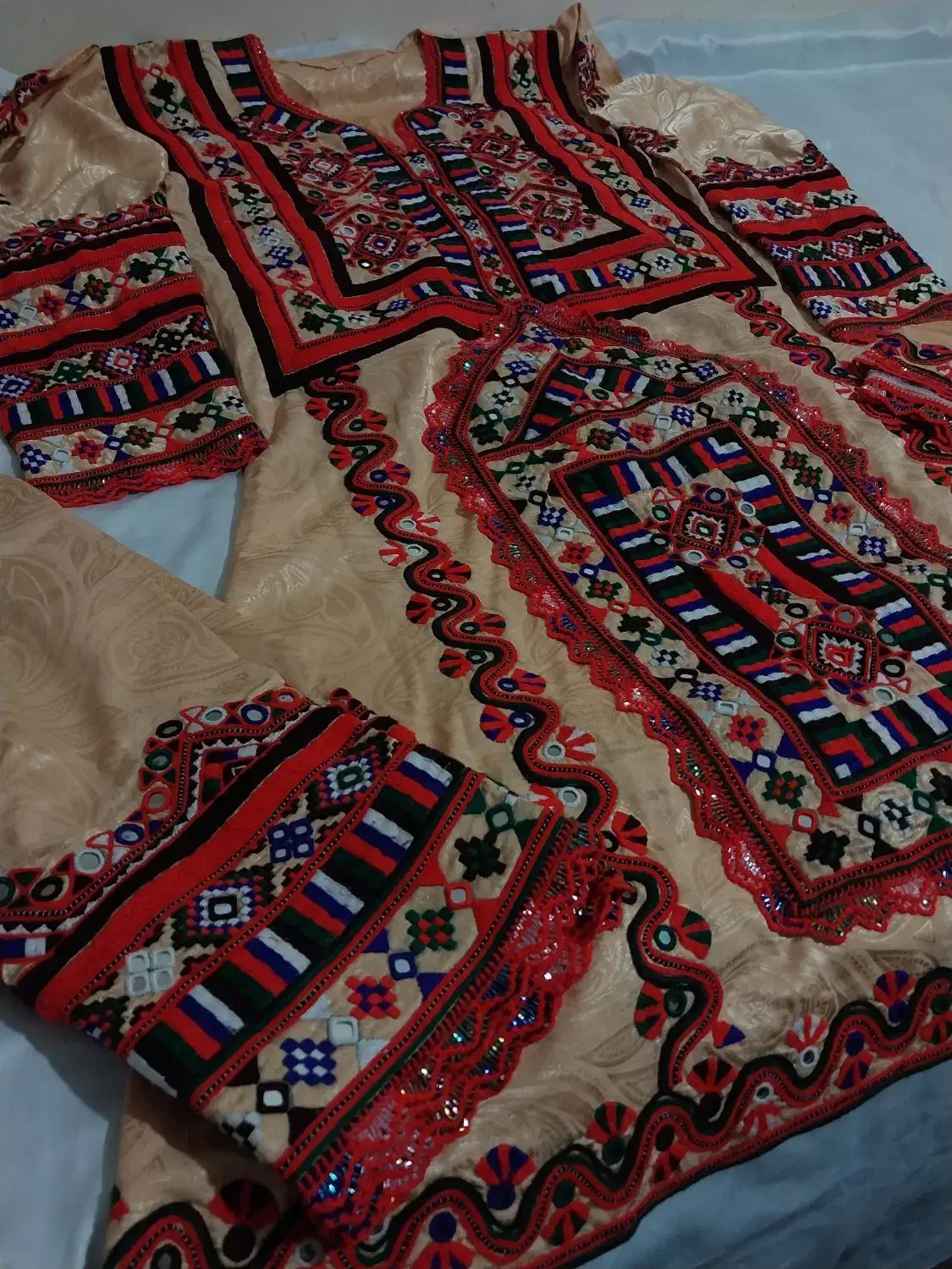 لباس بلوچیی|لباس|ایرانشهر, |دیوار