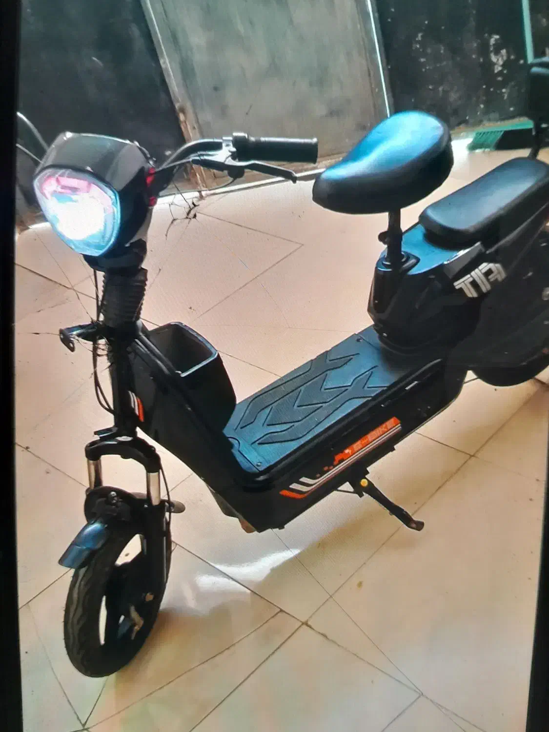 موتور برقی اسکوتر|دوچرخه، اسکیت، اسکوتر|رباط‌کریم, رباط‌کریم|دیوار