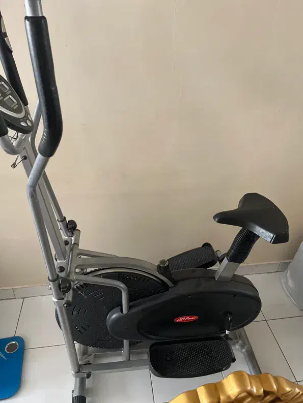 اسکی فضایی- دوچرخه ثابت|تجهیزات ورزشی|تهران, کوی بیمه|دیوار