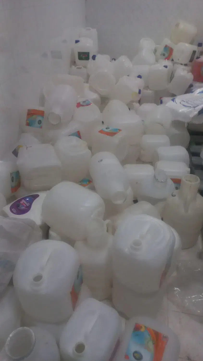 گالن|ظروف نگهدارنده، پلاستیکی، یک‌بارمصرف|بیرجند, |دیوار