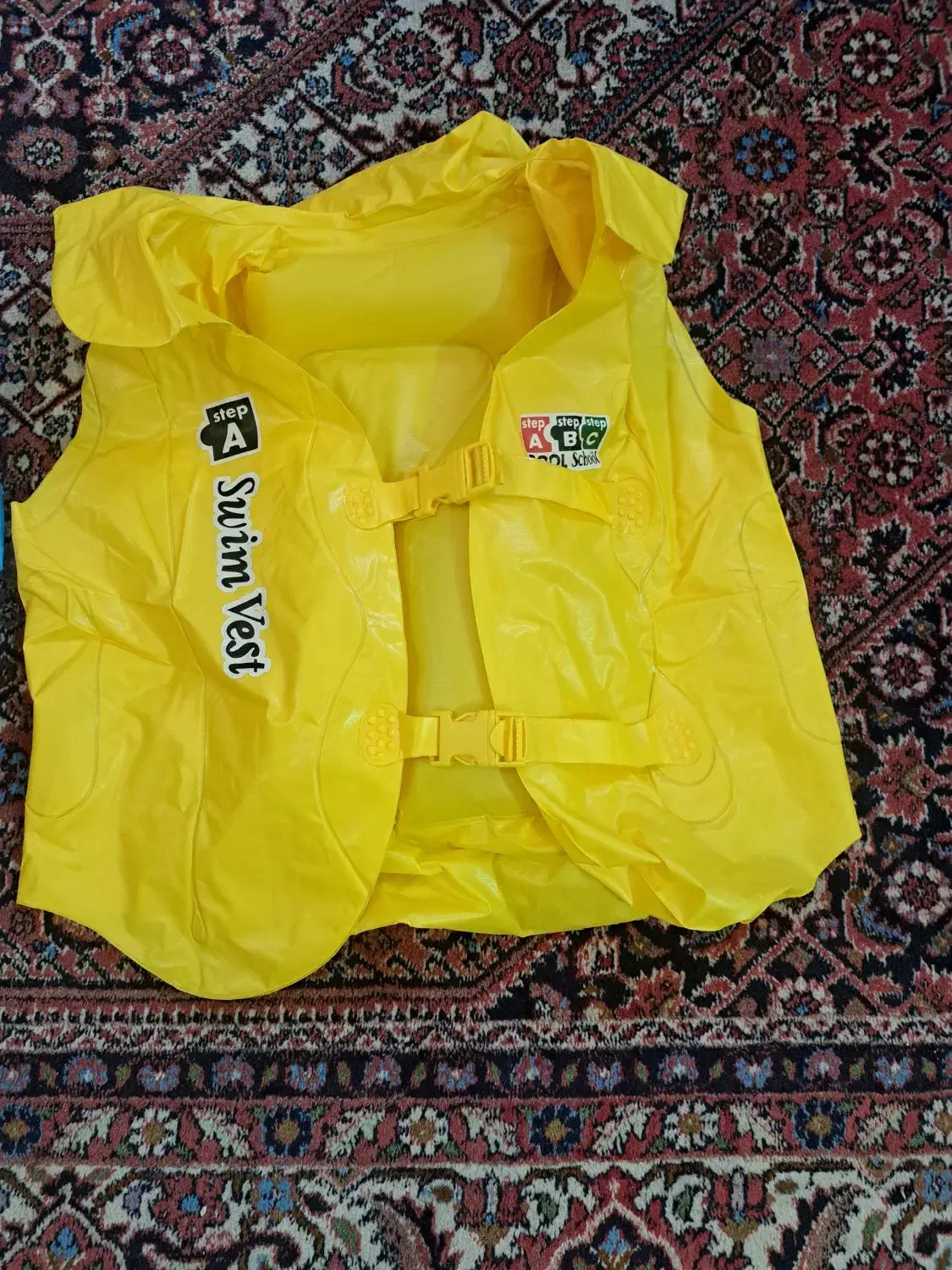 جلیقه وتیوپ بادی استخر ودریا برای کودکان ۵تا۱۰سال|غواصی و ورزش‌های آبی|زنجان, |دیوار