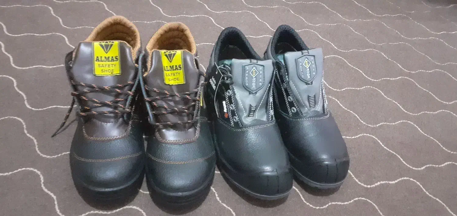 دو۲جفت کفش ایمنی سایز۴۳و۴۲|کیف، کفش، کمربند|خورموج, |دیوار