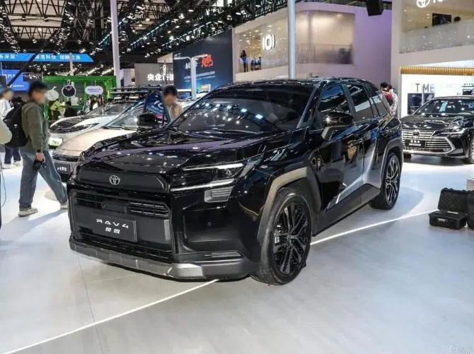 ثبتنام تویوتاRAV4 ۲۰۲۶ هیبرید نمایندگی برساوش|خودرو سواری و وانت|تهران, شهرک چیتگر|دیوار