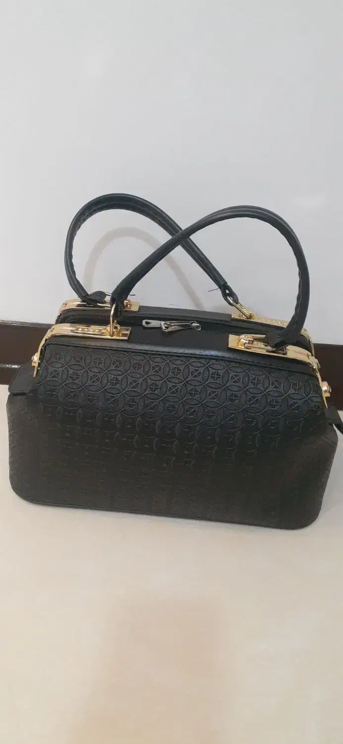 یک کیف زنانه|کیف، کفش، کمربند|اراک, |دیوار