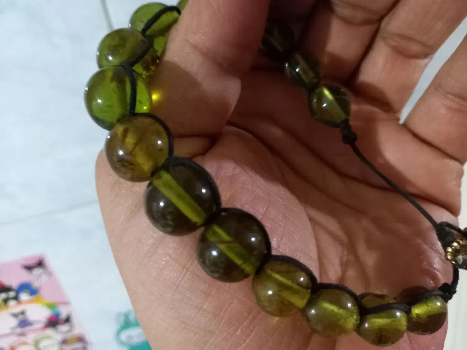 دستبند کهربا ونگین|کلکسیون اشیاء عتیقه|گرگان, |دیوار