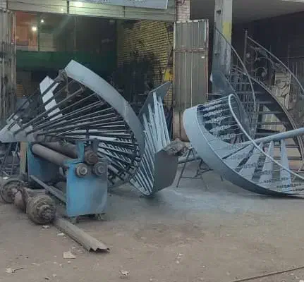 پله گرد فلزی و درب مدرن|خدمات پیشه و مهارت|رامسر, |دیوار