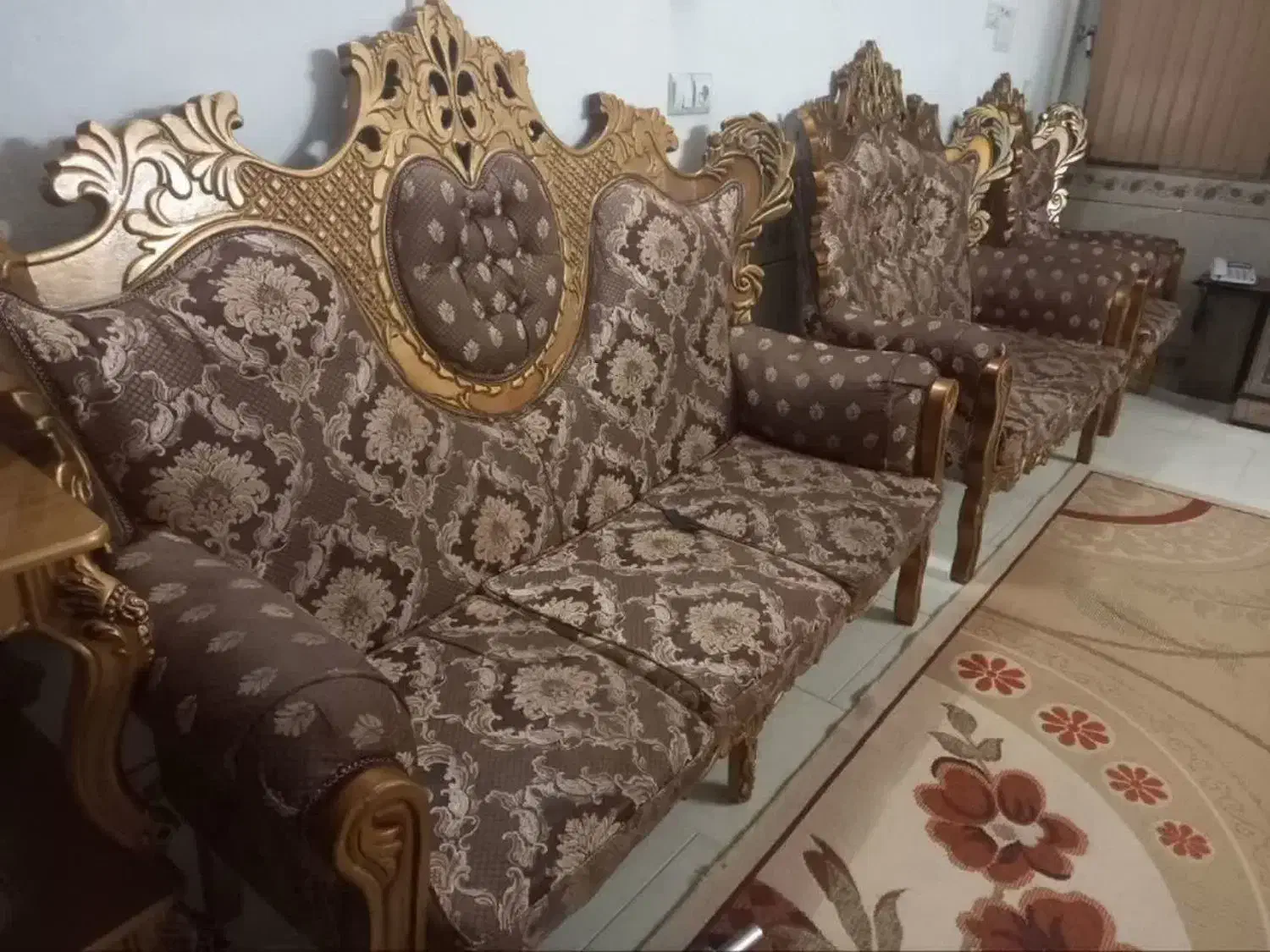 مبل سلطنتی|مبلمان خانگی و میز عسلی|نائین, |دیوار