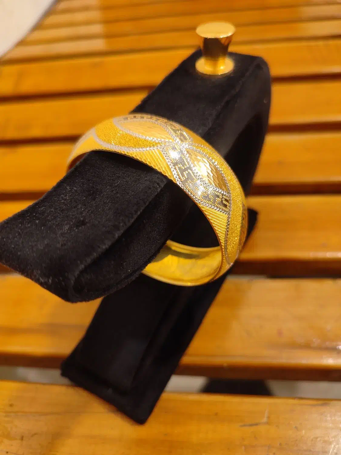 تک پوش|جواهرات|شیراز, شاهچراغ|دیوار