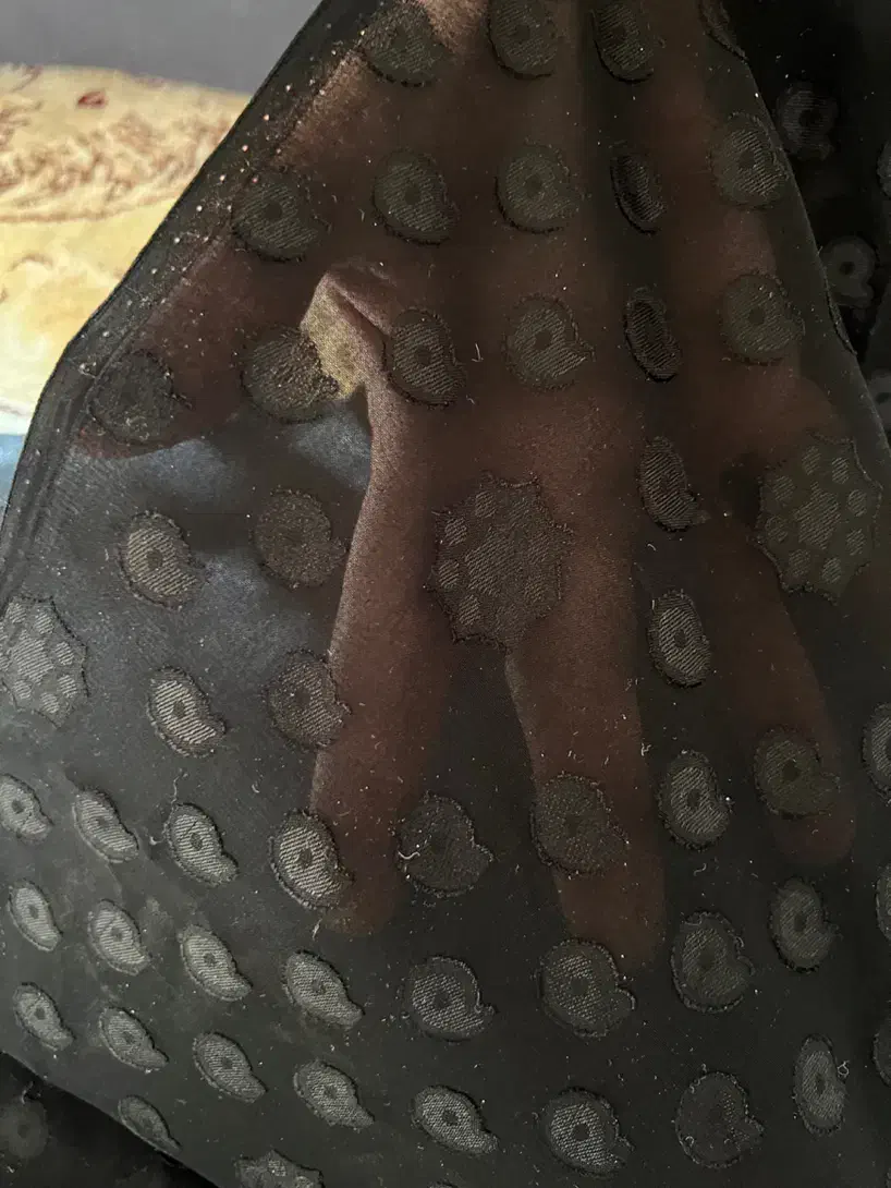 قواره چادر مشکی|لباس|کاشان, راه آهن کاشان|دیوار