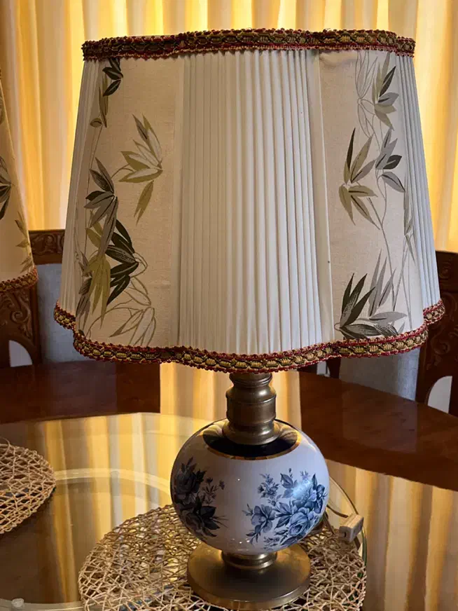 یک جفت اباژور|چراغ خواب و آباژور|خمام, |دیوار