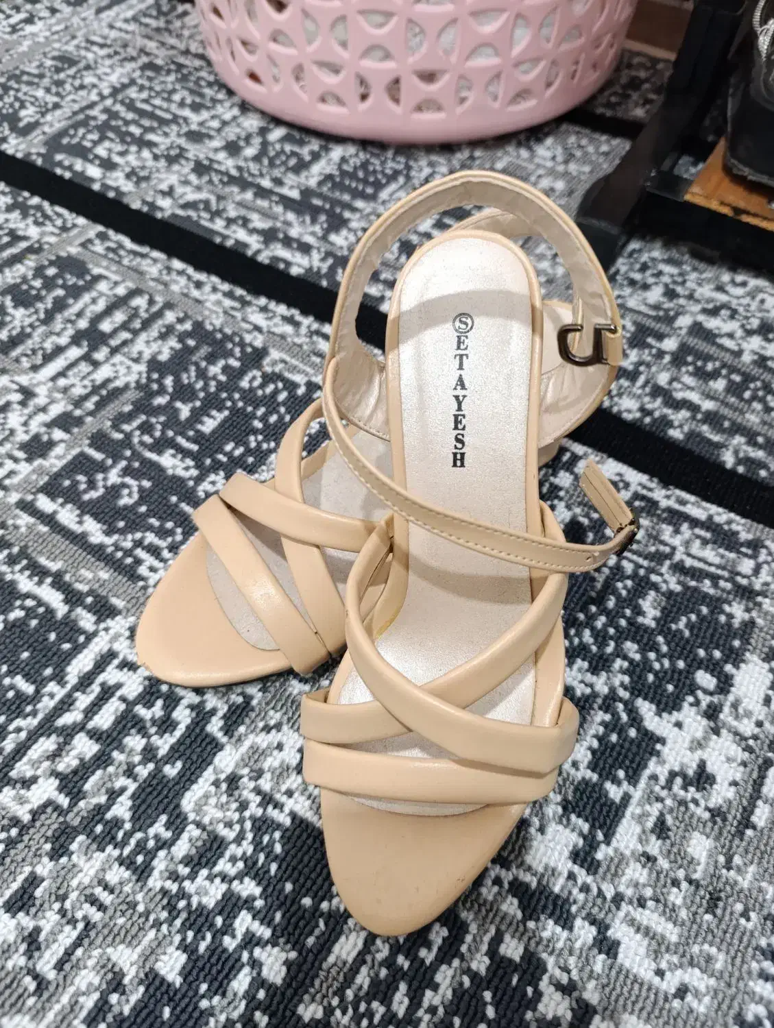 کفش پاشنه بلند|کیف، کفش، کمربند|بروجرد, |دیوار