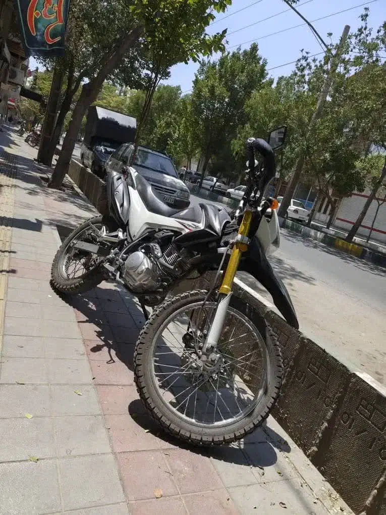 موتور تریل پرواز|موتورسیکلت|قم, شهرک امام حسین|دیوار