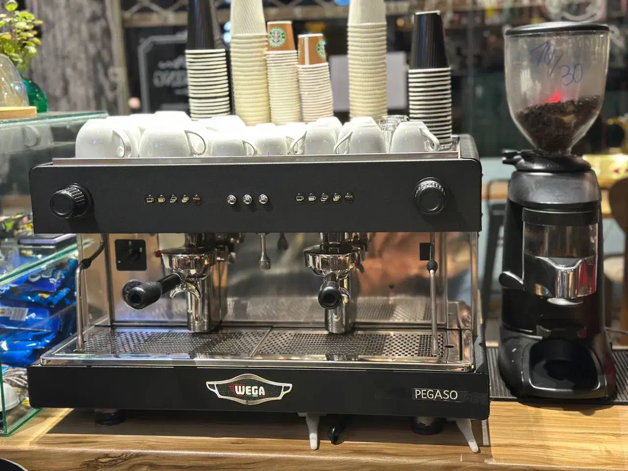 فروش تجهیزات کافی شاپ اسپرسوساز صنعتی و آسیاب|فروشگاه و مغازه|مشهد, چهارچشمه|دیوار