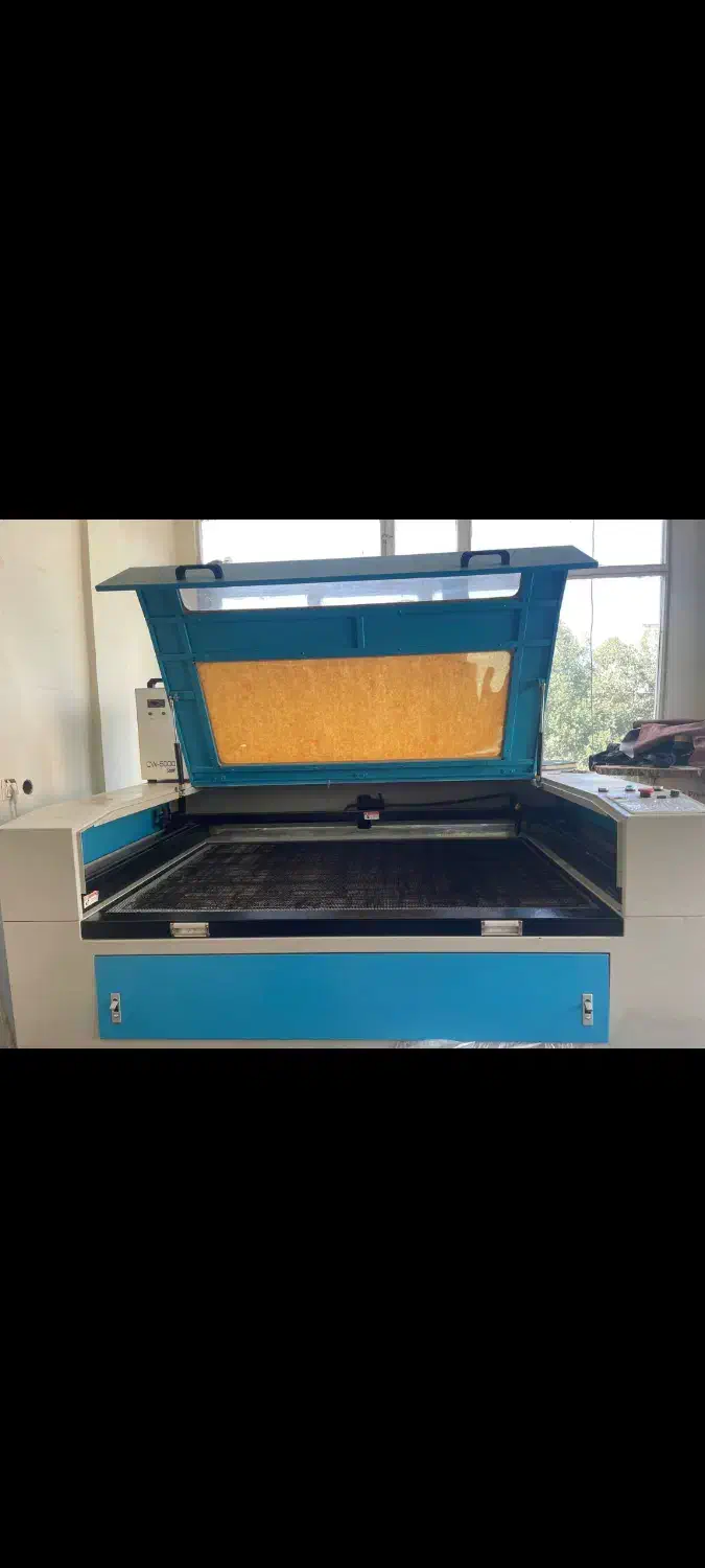 استخدام نیرو خانم کار با دستگاه لیزر برش|استخدام صنعتی، فنی، مهندسی|نسیمشهر, |دیوار