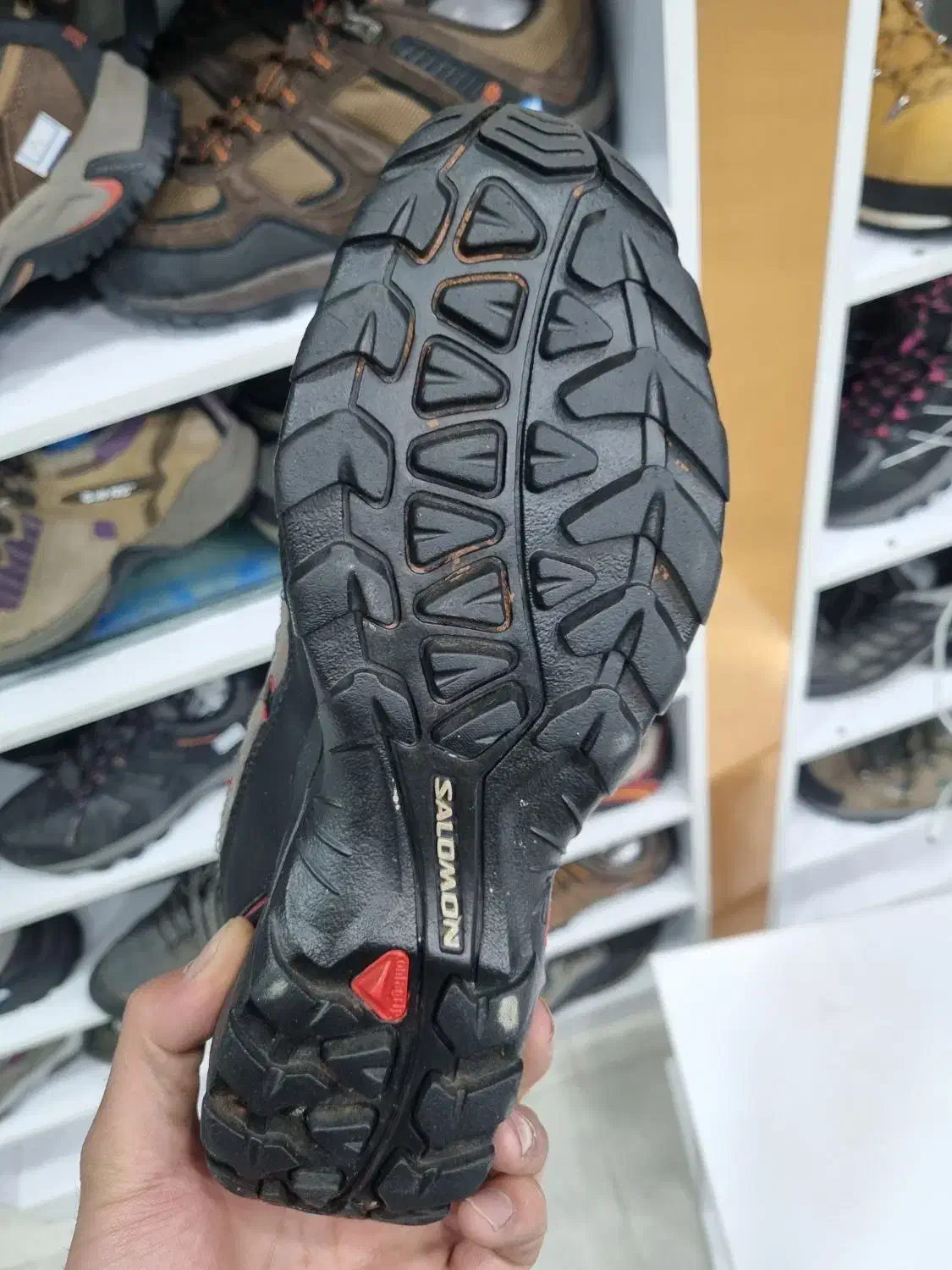 سالامون سایز ۴۰.۵ اورجینال|کیف، کفش، کمربند|قزوین, |دیوار