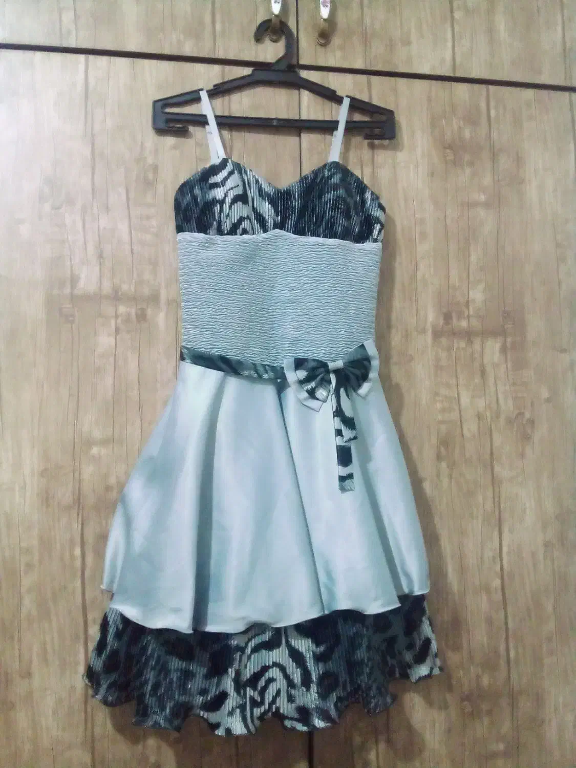 لباس مجلسی|لباس|گلبهار, شهر جدید گلبهار|دیوار