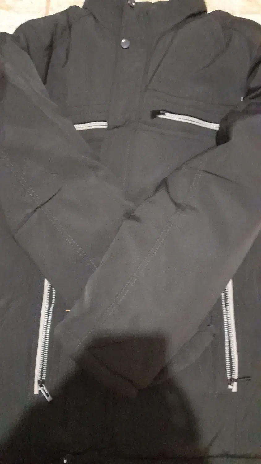 کاپشن|لباس|اردبیل, |دیوار