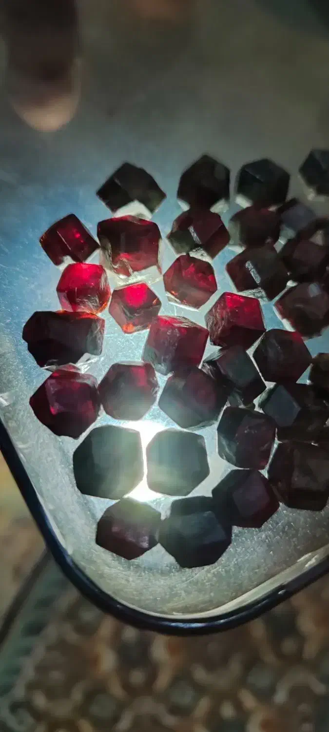 سنگ گارنت سرخ|جواهرات|کرمان, |دیوار