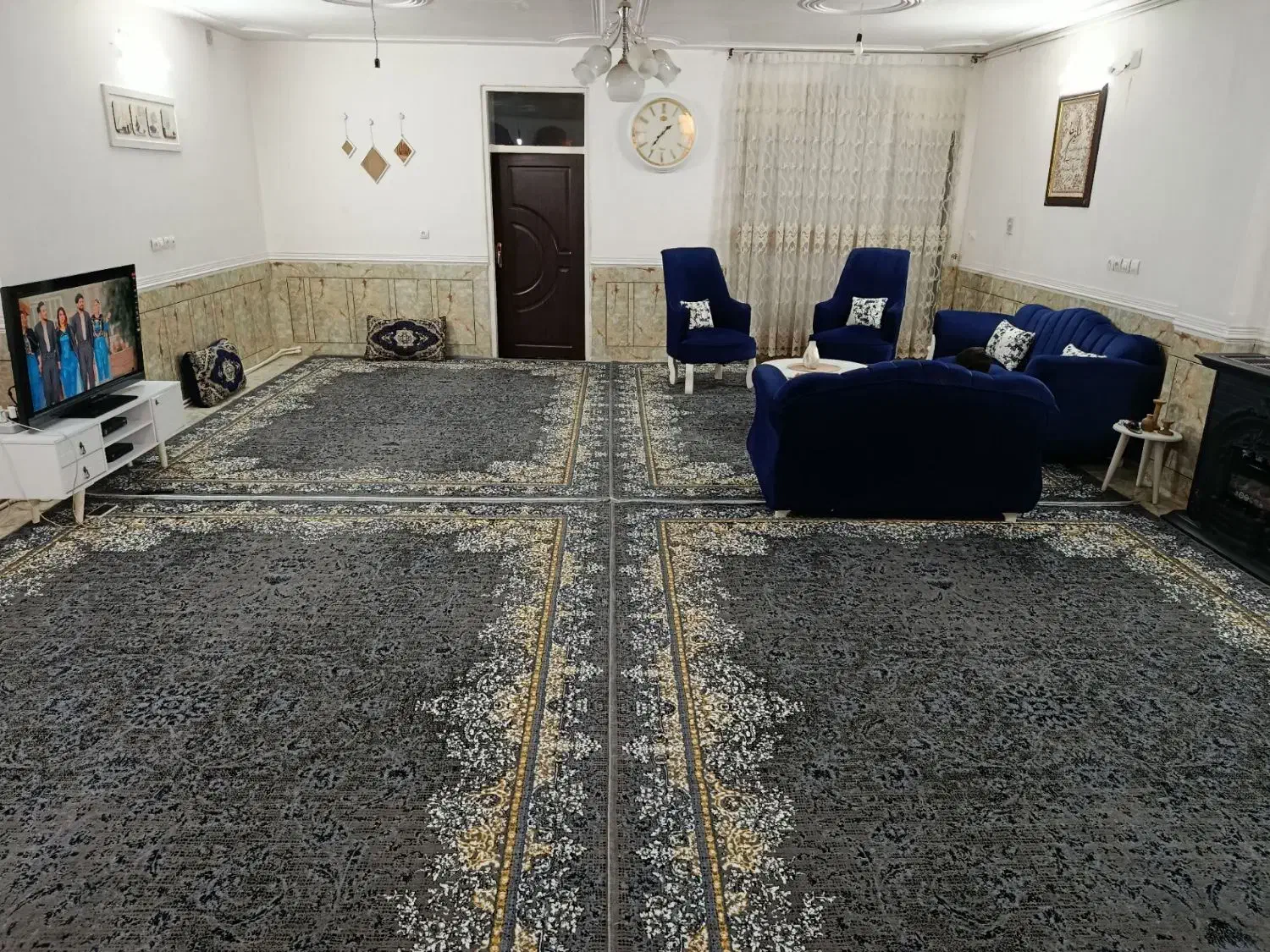 فرش های تخفیفی انبار خورشید گلدشت شرقی|فرش|خرمآباد, |دیوار