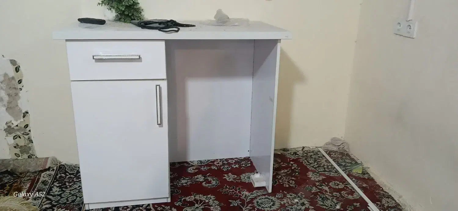 میز کار|میز تحریر و کامپیوتر|ایلام, |دیوار