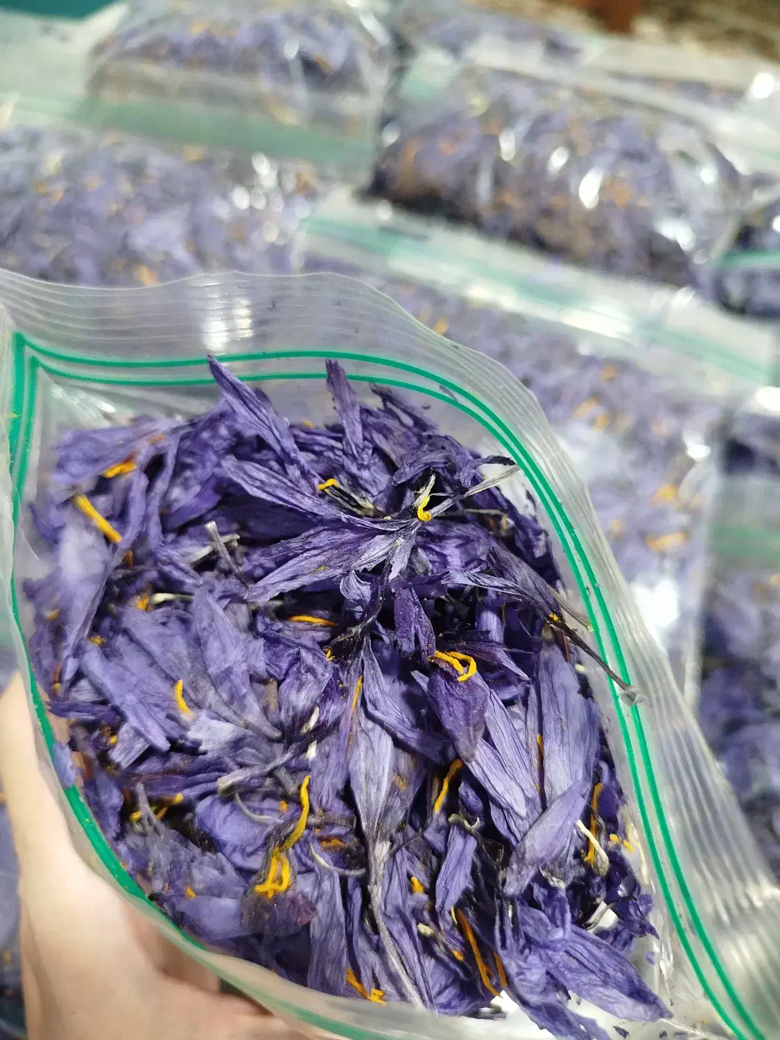 گلبرگهای خشک شده زعفران|خوردنی و آشامیدنی|نورآباد, |دیوار