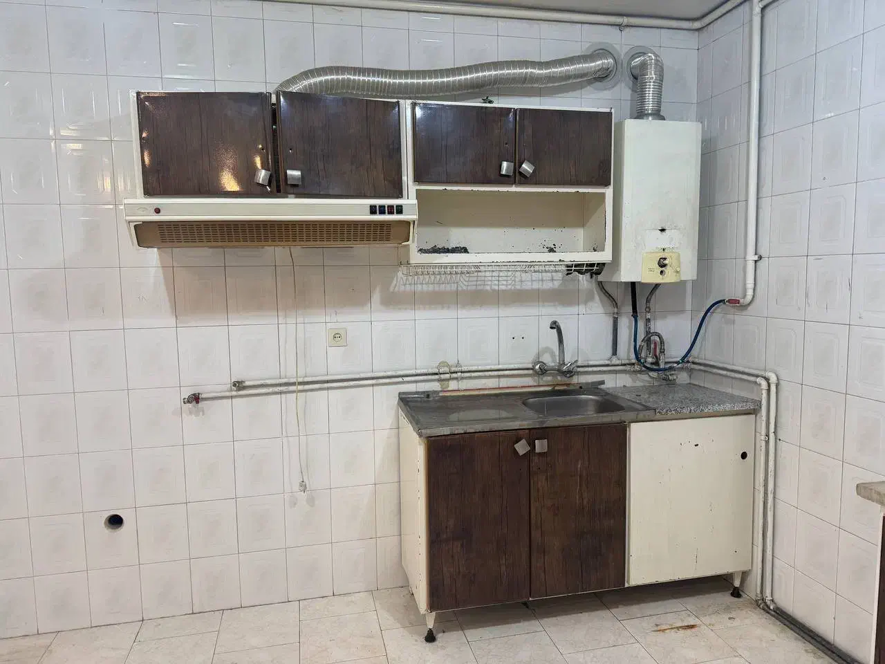 کابینت همراه با هود و سینک و شیرآلات|آب‌چکان و نظم‌دهنده ظروف|خرم‌آباد, |دیوار