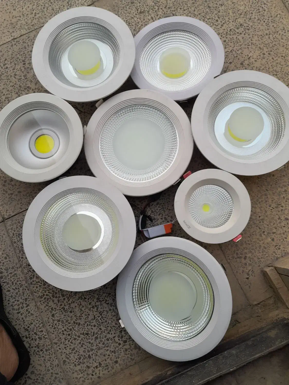 چراغ سقفی توکار ۳۰وات ۸ عدد هر عدد۴۵۰ هزار تومان|لامپ و چراغ|اندیشه, شهرک صدف|دیوار