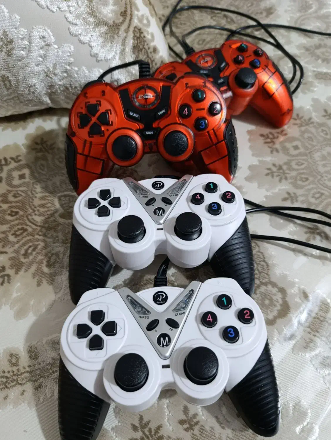 دسته بازی کامپیوتر سالم و تمیز دو مدل خاص|کنسول، بازی ویدئویی و آنلاین|تهران, شهرک استقلال|دیوار