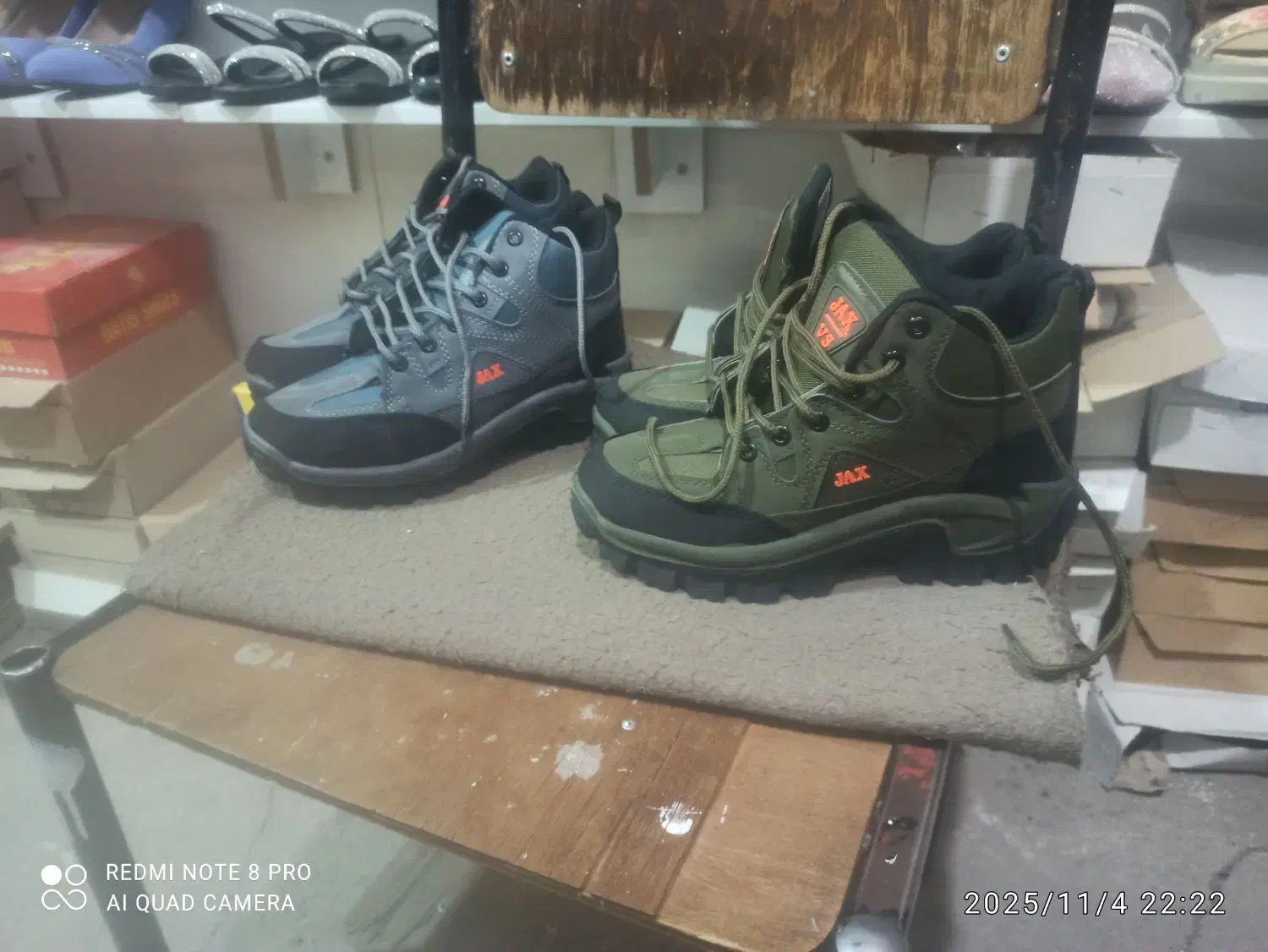 انواع اسپرت مردانه و زنانه وپوتین|کیف، کفش، کمربند|جوانرود, |دیوار