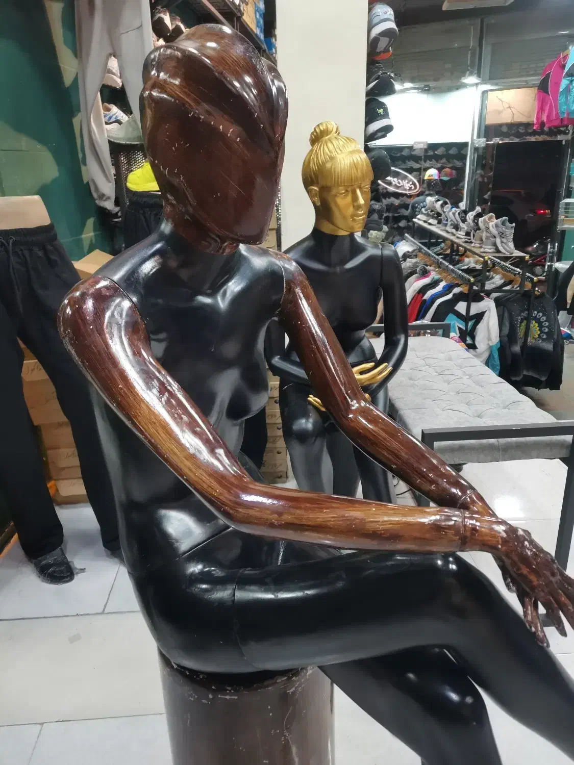 مانکن زنونه جنس خوب صحیح و سالم|فروشگاه و مغازه|دورود, |دیوار