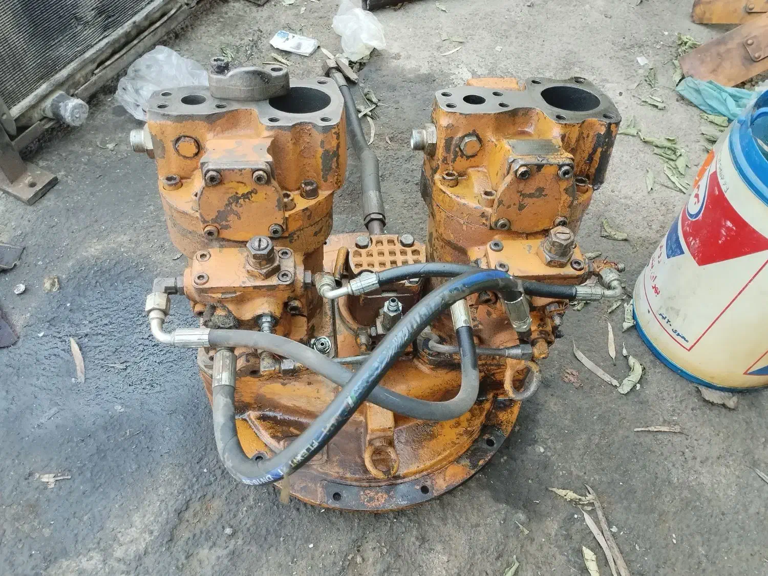 پمپ هیدرولیک دوقلو هیتاچی hpv 102 سالم به شرط|ماشینآلات صنعتی|شیراز, وزیرآباد|دیوار