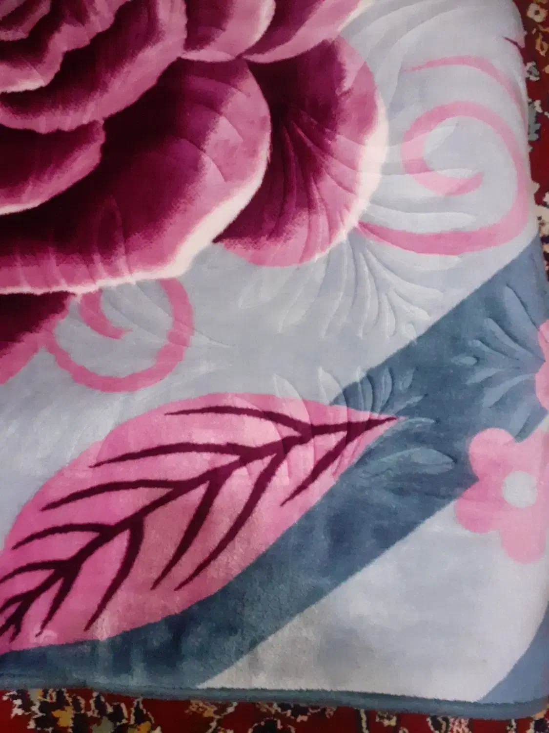 یک تخته پتوی نرمینه درحد نو|رختخواب، بالش، پتو|تبریز, |دیوار