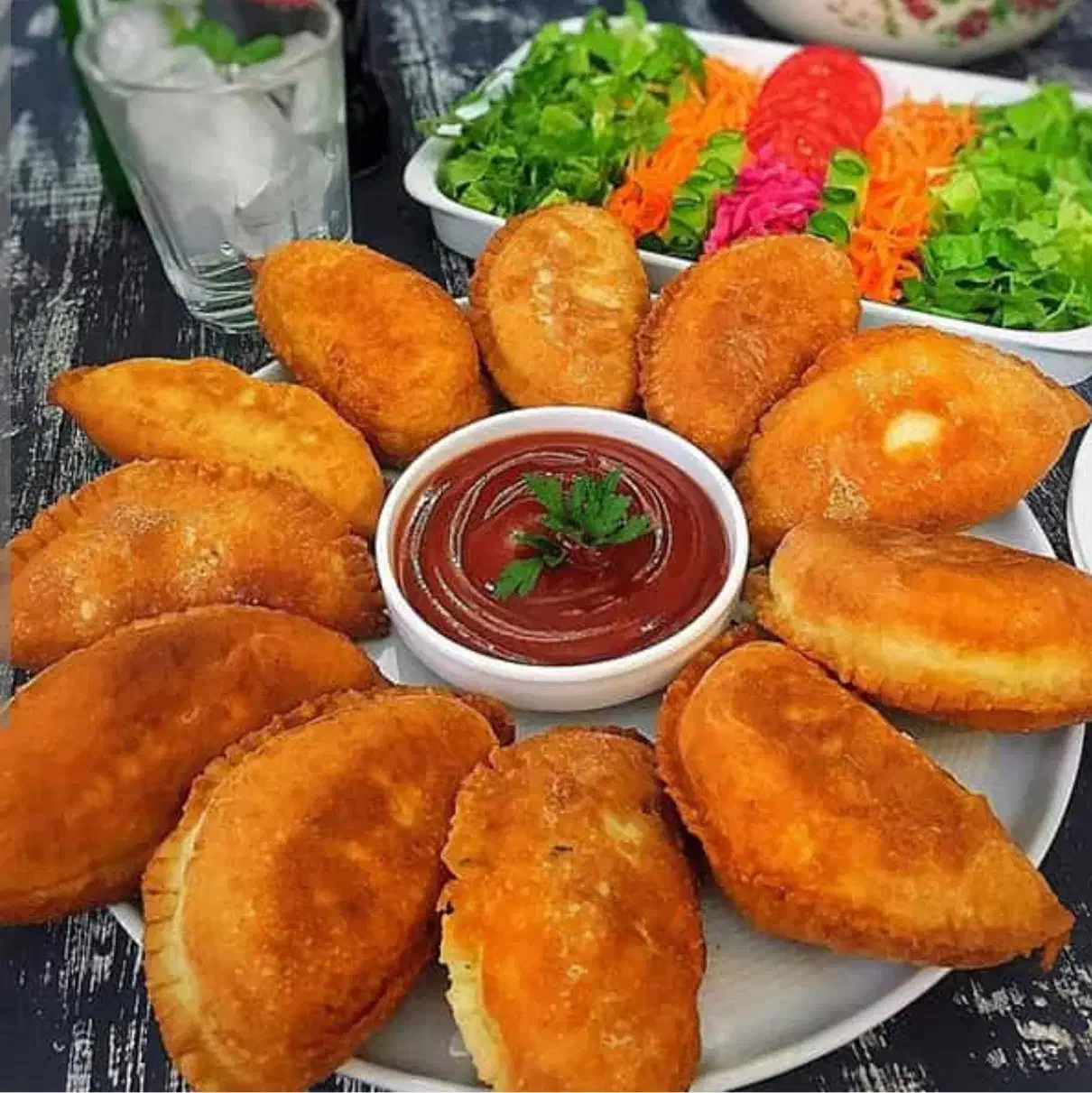 تهیه و پذیرش آشپزی نهار عروس و داماد|خدمات پذیرایی، مراسم|ملایر, |دیوار